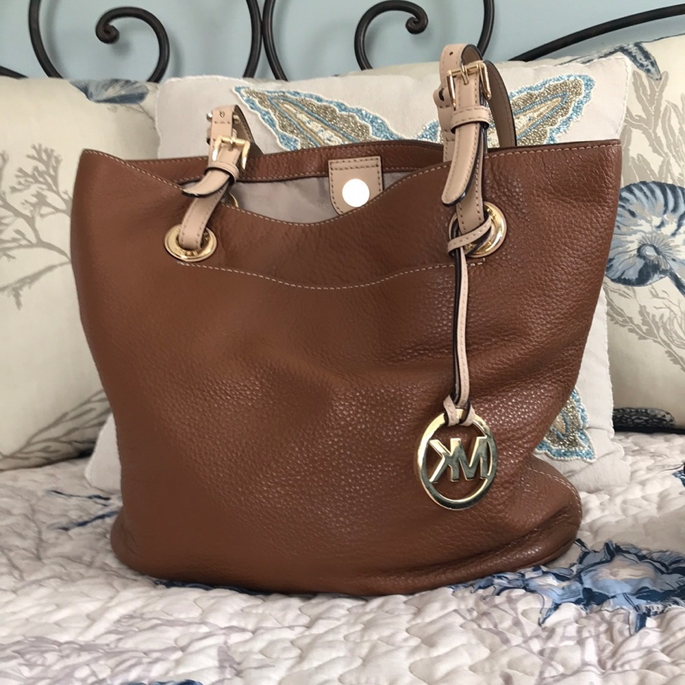 Excellent condition MK bag